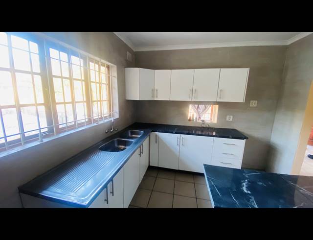 3 BEDROOM HOUSE TO LET IN PALMIET